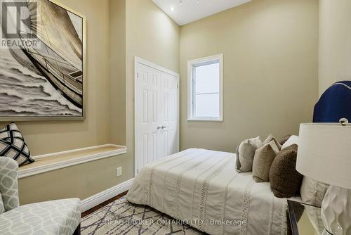 429 North Lake Road, Richmond Hill, ON - Indoor Photo Showing Bedroom
