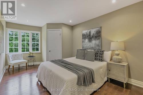 429 North Lake Road, Richmond Hill, ON - Indoor Photo Showing Bedroom