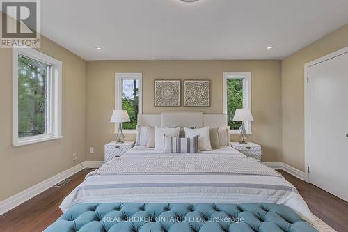 429 North Lake Road, Richmond Hill, ON - Indoor Photo Showing Bedroom