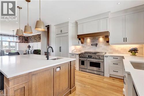 42 Parsonage Road, Ancaster, ON - Indoor Photo Showing Kitchen With Upgraded Kitchen