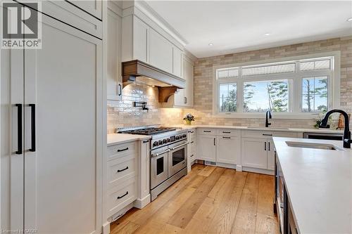 42 Parsonage Road, Ancaster, ON - Indoor Photo Showing Kitchen With Upgraded Kitchen