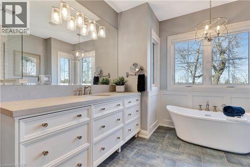 42 Parsonage Road, Ancaster, ON - Indoor Photo Showing Bathroom