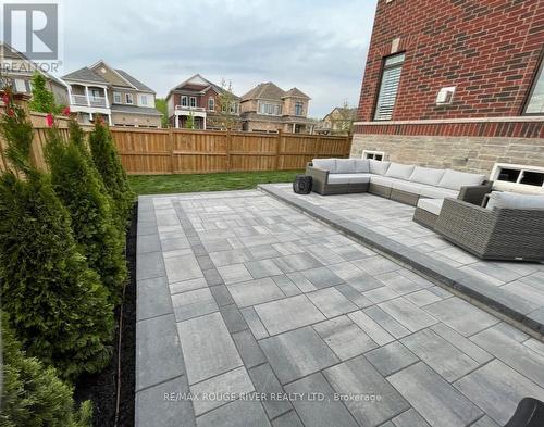 27 Crombie Street, Clarington (Bowmanville), ON - Outdoor