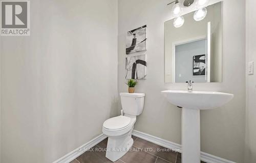 27 Crombie Street, Clarington (Bowmanville), ON - Indoor Photo Showing Bathroom