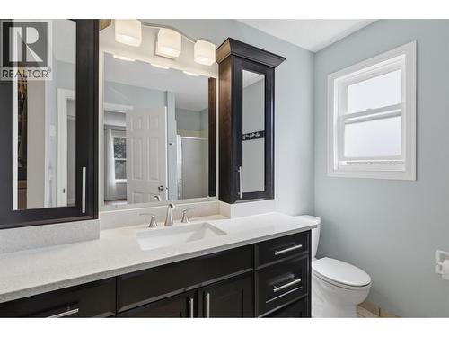862 Greybriar Court, Kamloops, BC - Indoor Photo Showing Bathroom