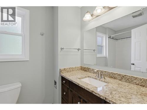 862 Greybriar Court, Kamloops, BC - Indoor Photo Showing Bathroom