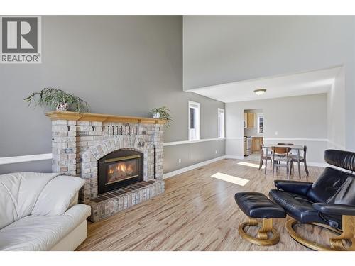 862 Greybriar Court, Kamloops, BC - Indoor Photo Showing Living Room With Fireplace