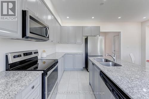 12 - 172 Parkinson Crescent, Orangeville, ON - Indoor Photo Showing Kitchen With Double Sink With Upgraded Kitchen