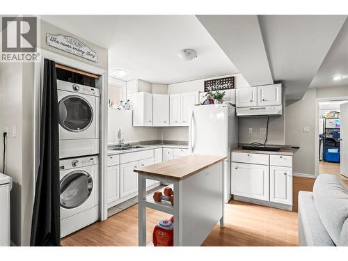4400 15 Avenue, Vernon, BC - Indoor Photo Showing Laundry Room
