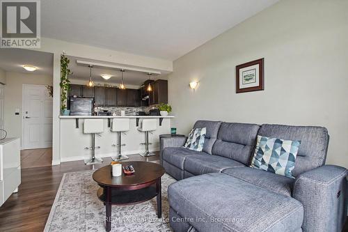 410 - 2 Colonial Drive, Guelph (Pineridge/Westminster Woods), ON - Indoor Photo Showing Living Room