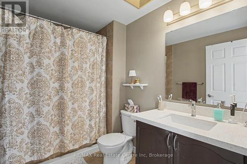 410 - 2 Colonial Drive, Guelph (Pineridge/Westminster Woods), ON - Indoor Photo Showing Bathroom