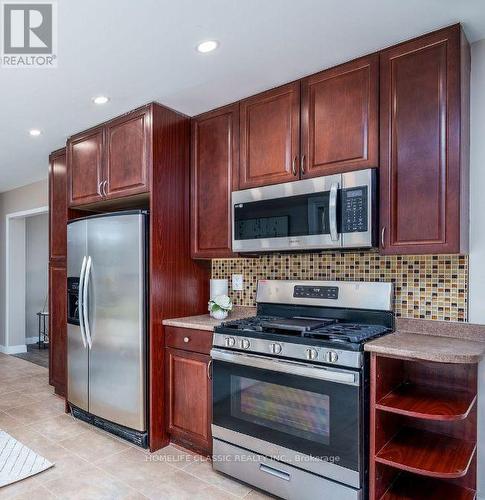 583 Elliott Crescent, Milton, ON - Indoor Photo Showing Kitchen