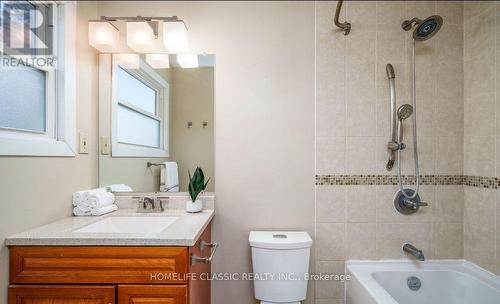 583 Elliott Crescent, Milton, ON - Indoor Photo Showing Bathroom