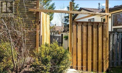 583 Elliott Crescent, Milton, ON - Outdoor