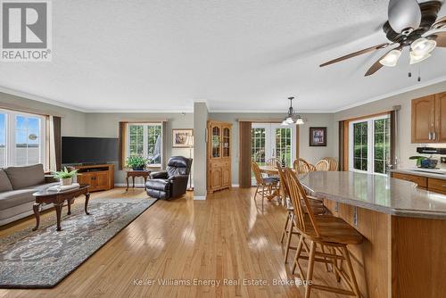 52 Rowlands Lane, Prince Edward County (Sophiasburg Ward), ON - Indoor Photo Showing Living Room