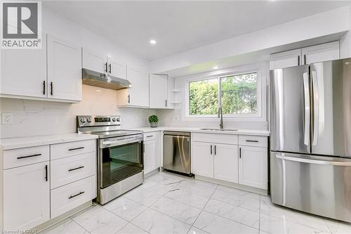 356 Dunlop Crescent, Burlington, ON - Indoor Photo Showing Kitchen