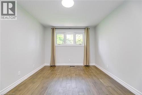 356 Dunlop Crescent, Burlington, ON - Indoor Photo Showing Other Room