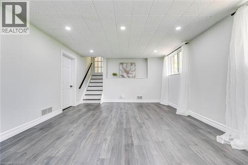 356 Dunlop Crescent, Burlington, ON - Indoor Photo Showing Other Room