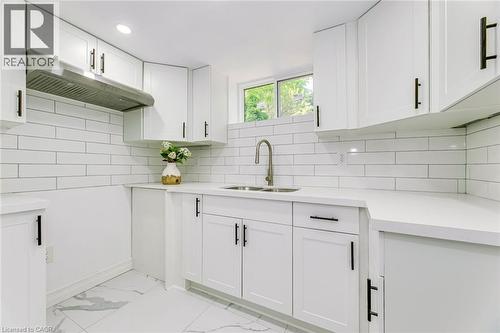 356 Dunlop Crescent, Burlington, ON - Indoor Photo Showing Kitchen With Double Sink