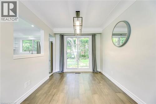 356 Dunlop Crescent, Burlington, ON - Indoor Photo Showing Other Room