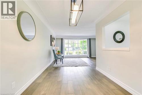 356 Dunlop Crescent, Burlington, ON - Indoor Photo Showing Other Room