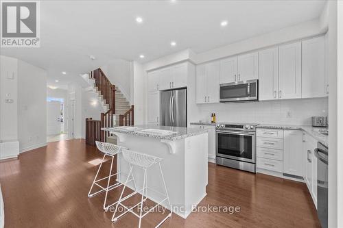 518 Vivera Place, Ottawa, ON - Indoor Photo Showing Kitchen With Upgraded Kitchen