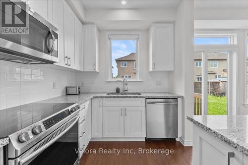518 Vivera Place, Ottawa, ON - Indoor Photo Showing Kitchen With Upgraded Kitchen