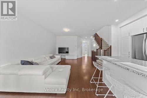 518 Vivera Place, Ottawa, ON - Indoor Photo Showing Living Room