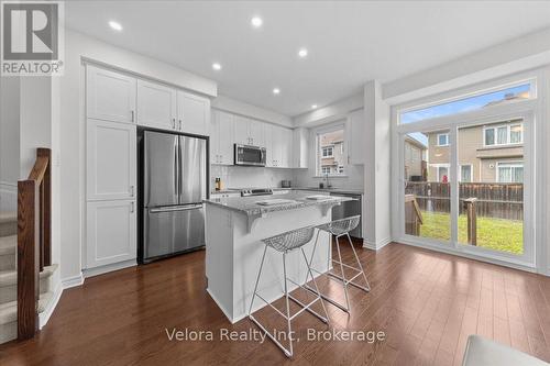 518 Vivera Place, Ottawa, ON - Indoor Photo Showing Kitchen With Upgraded Kitchen