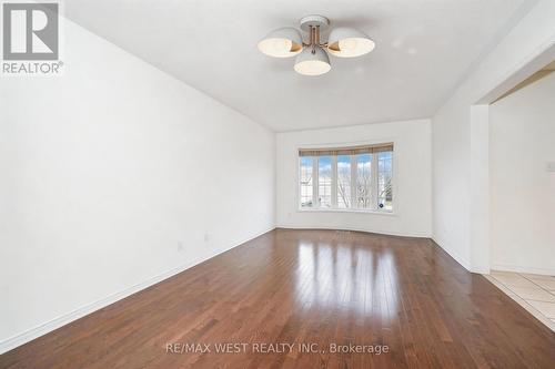 168 Gas Lamp Lane, Markham, ON - Indoor Photo Showing Other Room