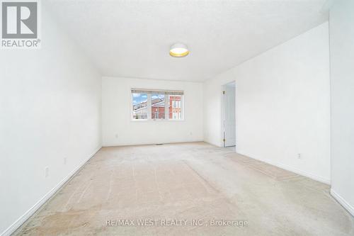 168 Gas Lamp Lane, Markham, ON - Indoor Photo Showing Other Room