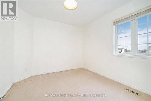 168 Gas Lamp Lane, Markham, ON - Indoor Photo Showing Other Room