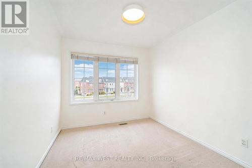 168 Gas Lamp Lane, Markham, ON - Indoor Photo Showing Other Room