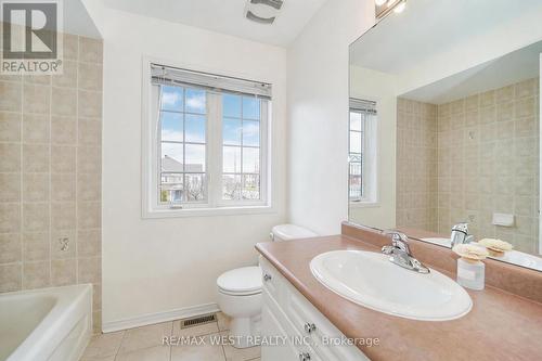 168 Gas Lamp Lane, Markham, ON - Indoor Photo Showing Bathroom