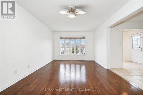 168 Gas Lamp Lane, Markham, ON - Indoor Photo Showing Other Room