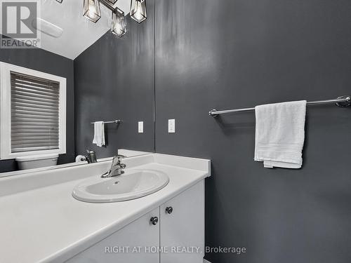 59 Kantium Way, Whitby, ON - Indoor Photo Showing Bathroom