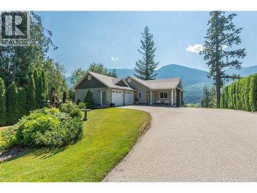 408 Balfour Heights Road, Balfour, BC - Outdoor With Deck Patio Veranda