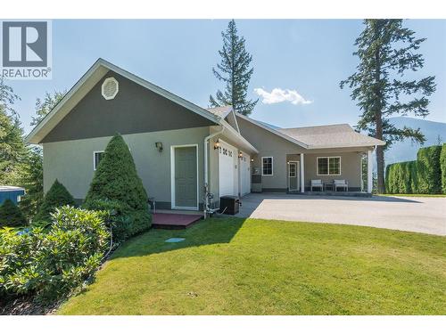 408 Balfour Heights Road, Balfour, BC - Outdoor With Deck Patio Veranda