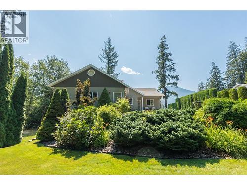 408 Balfour Heights Road, Balfour, BC - Outdoor