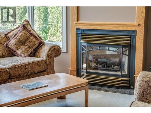 408 Balfour Heights Road, Balfour, BC - Indoor Photo Showing Living Room With Fireplace