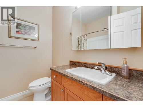 408 Balfour Heights Road, Balfour, BC - Indoor Photo Showing Bathroom