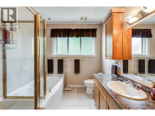 408 Balfour Heights Road, Balfour, BC - Indoor Photo Showing Bathroom