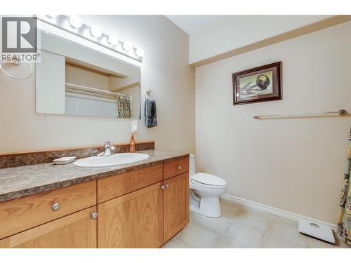 408 Balfour Heights Road, Balfour, BC - Indoor Photo Showing Bathroom