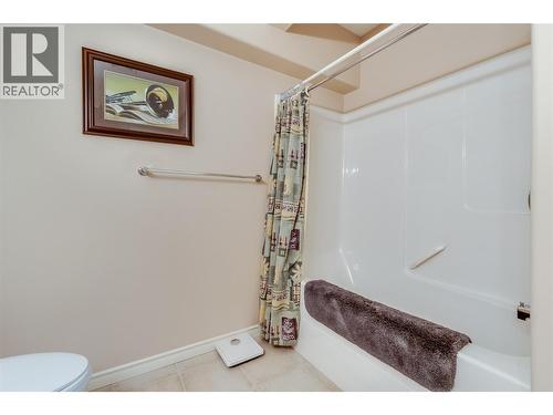 408 Balfour Heights Road, Balfour, BC - Indoor Photo Showing Bathroom