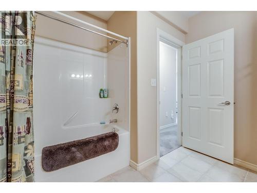 408 Balfour Heights Road, Balfour, BC - Indoor Photo Showing Bathroom