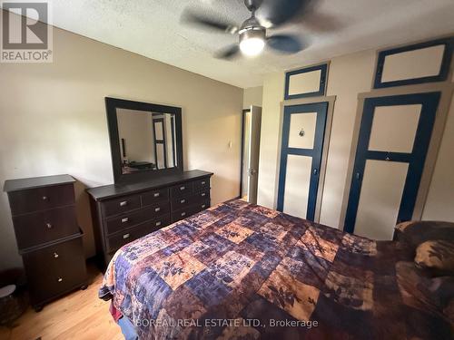 357 Fifth Avenue, Cochrane, ON - Indoor Photo Showing Bedroom