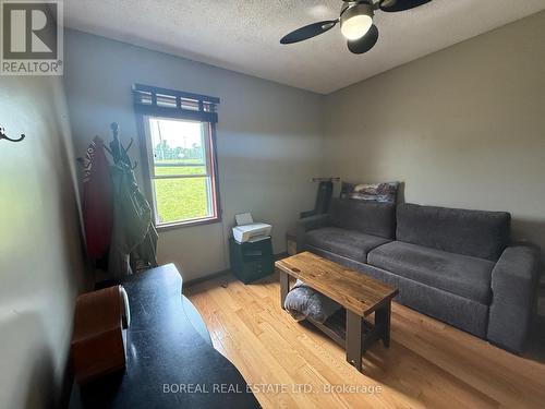 357 Fifth Avenue, Cochrane, ON - Indoor