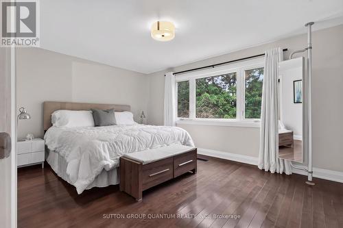 4413 Lee Drive, Mississauga, ON - Indoor Photo Showing Bedroom
