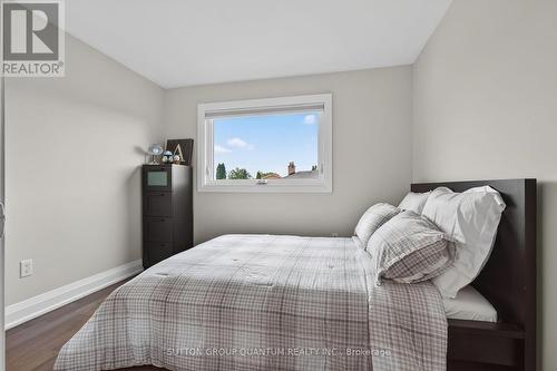 4413 Lee Drive, Mississauga, ON - Indoor Photo Showing Bedroom