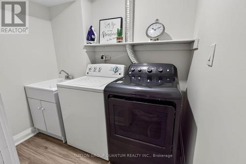 4413 Lee Drive, Mississauga, ON - Indoor Photo Showing Laundry Room